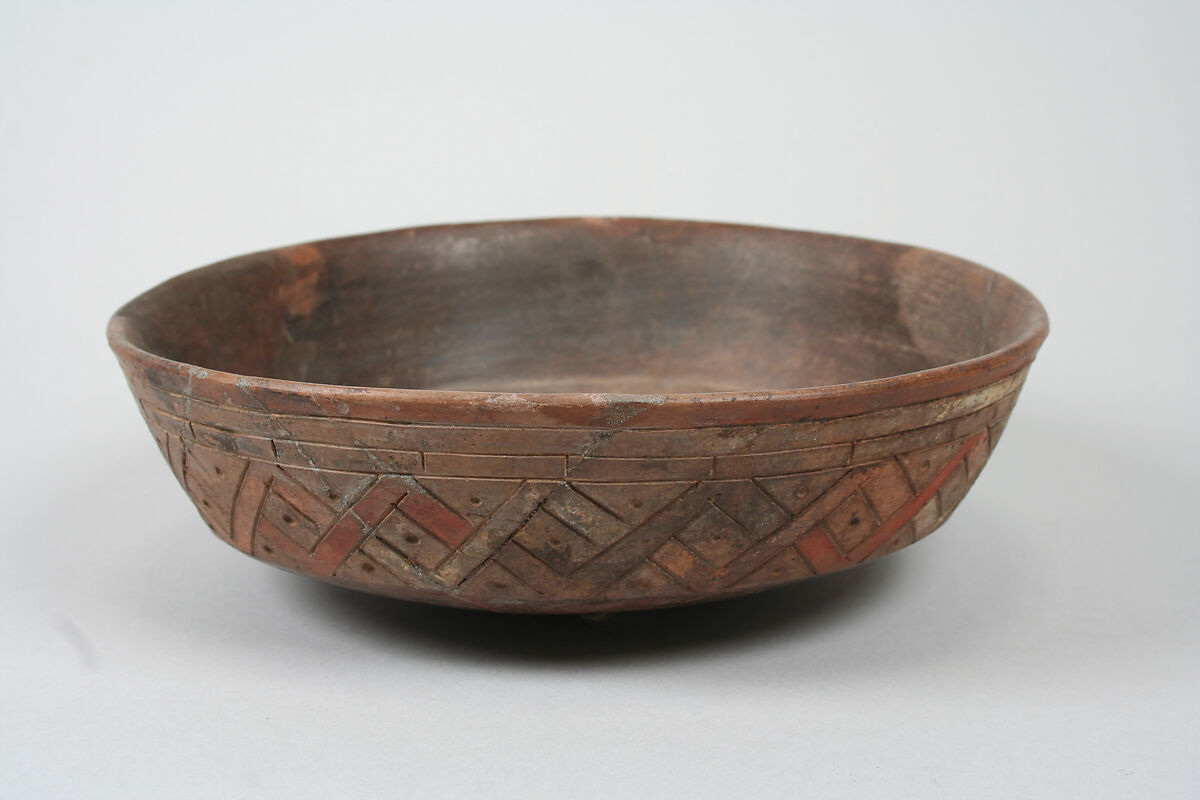 Incised bowl with geometric pattern, Ceramic, pigment, Paracas 