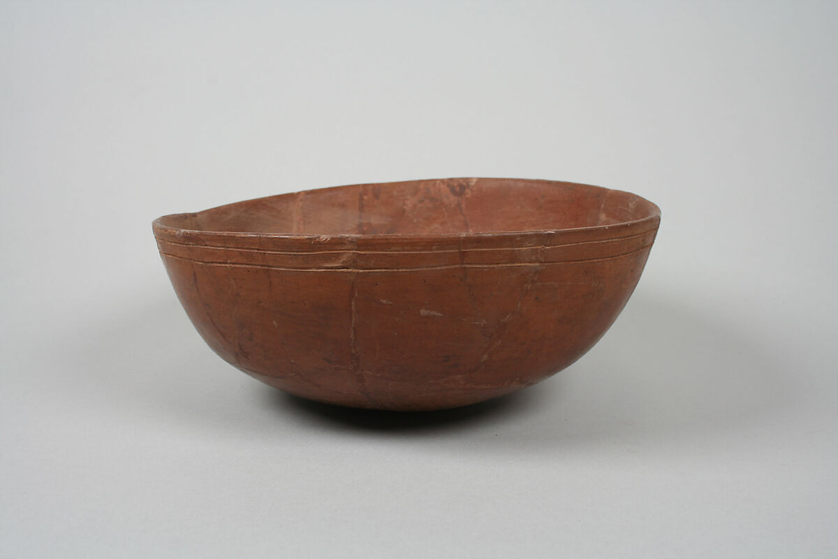 Undecorated painted bowl, Ceramic, slip, Paracas 