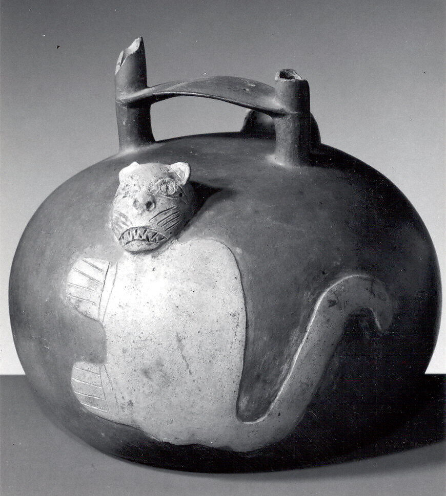 Double Spout Bottle, Felines, Ceramic, pigment, Topará