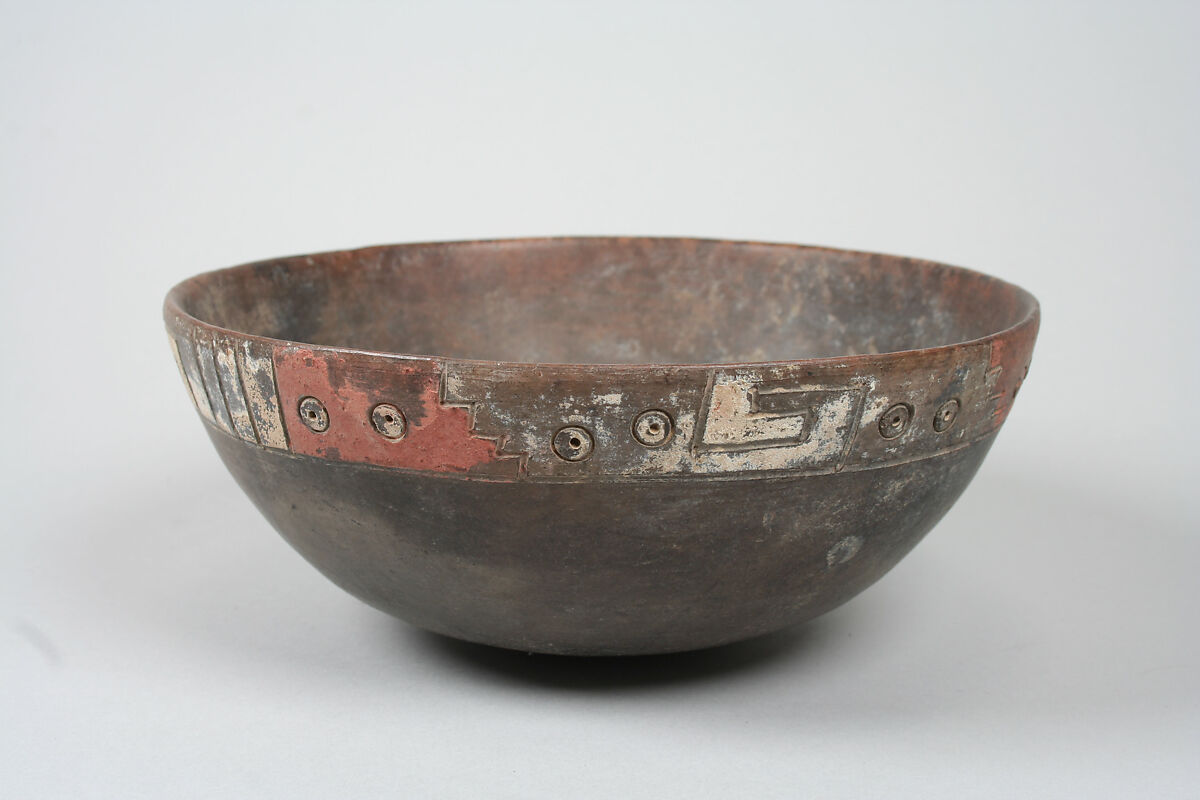 Painted bowl with geometric patterns, Ceramic, pigment, Paracas 