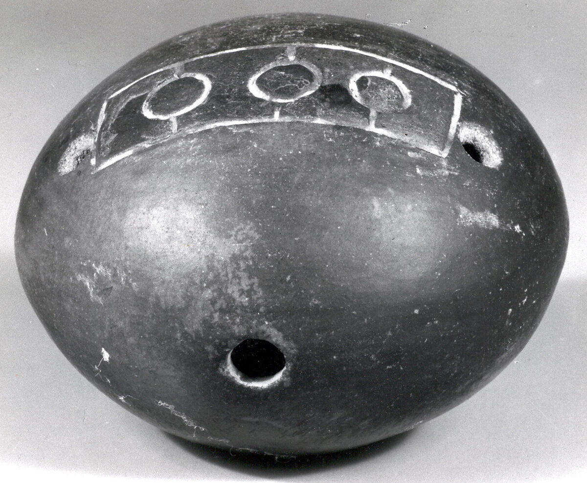 Ocarina, Ceramic, post-fired paint, Paracas