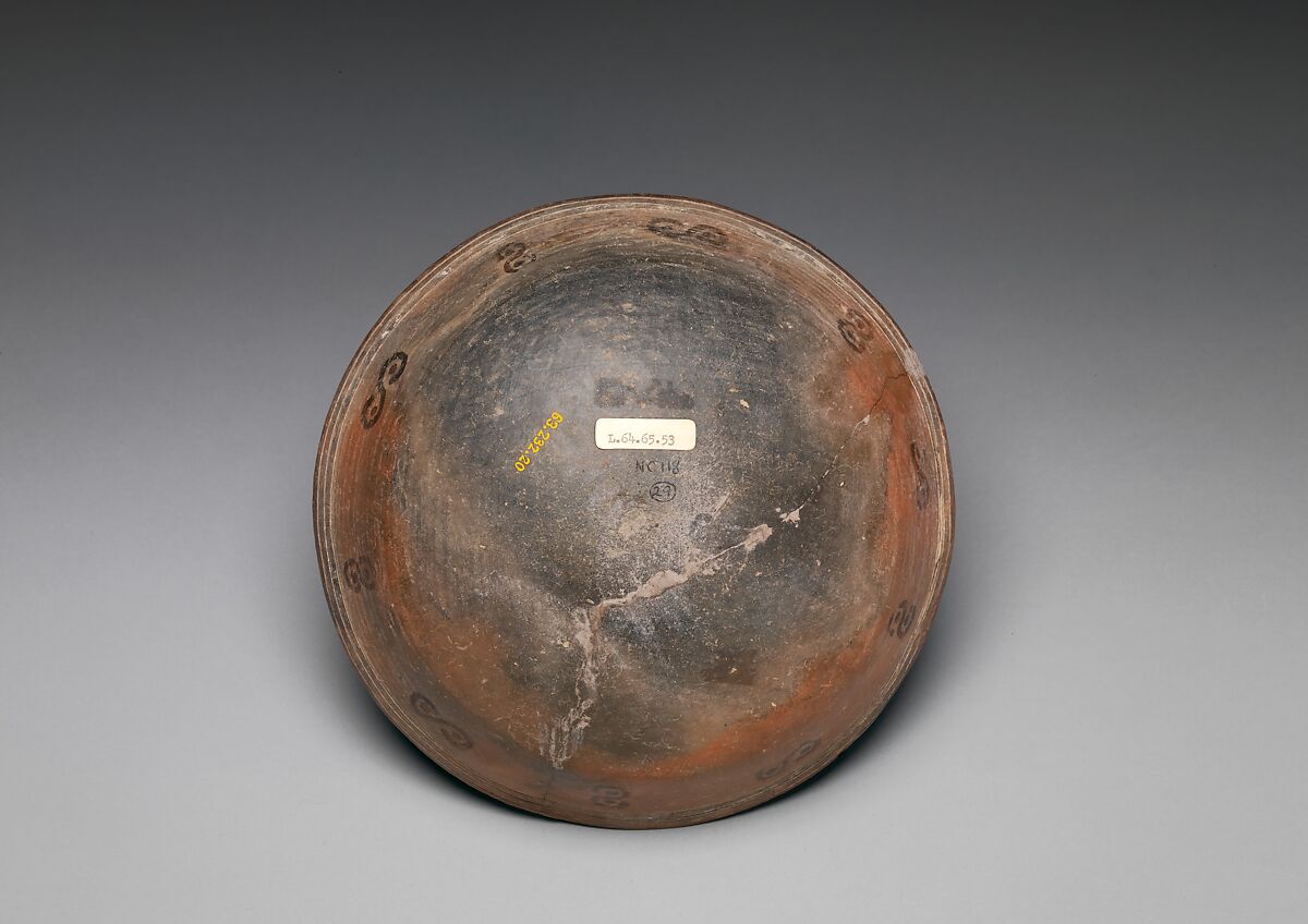 Bowl, Ceramic, post-fired resin paint, Paracas