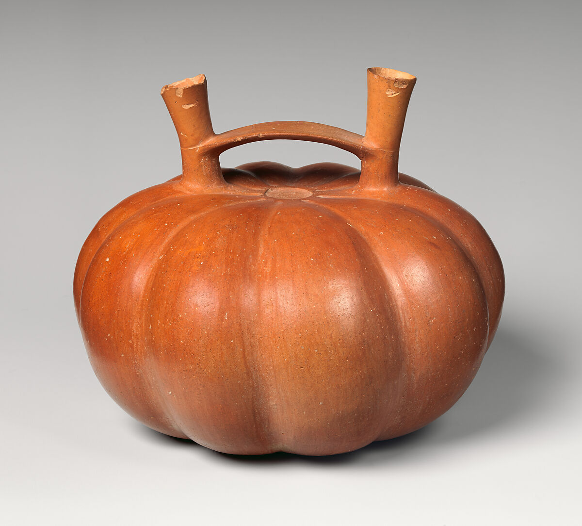 Gourd-shaped bottle, Topará artist(s), Ceramic, slip, Topará 