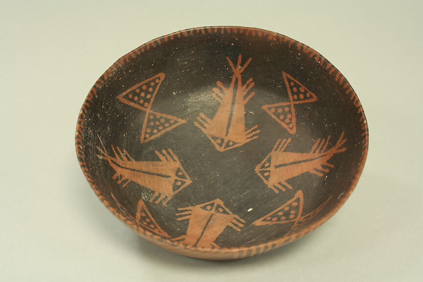 Orangeware Bowl with Fish Motif, Ceramic, Paracas 