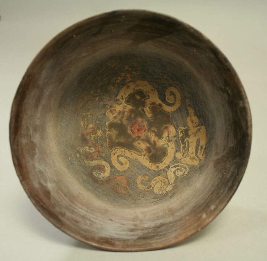 False Bottomed Bowl with Fox and Animal Motifs, Ceramic, pigment, Paracas