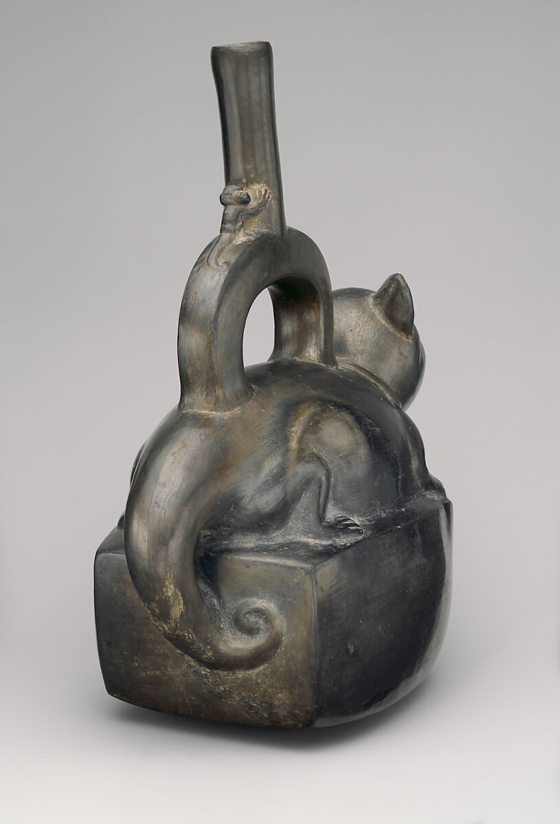 Stirrup-spout bottle with feline, Chimú artist(s), Ceramic, Chimú