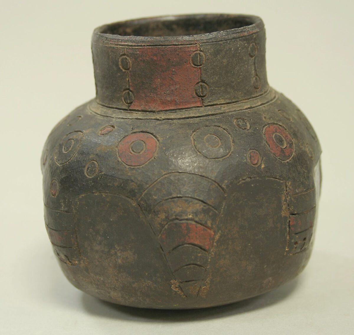 Single Spout Jar in the Form of a Feline, Ceramic, pigment, Paracas