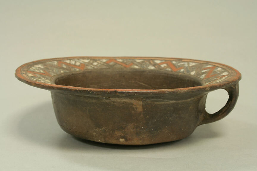 Bowl with Flat Rim, Ceramic, pigment, Paracas 