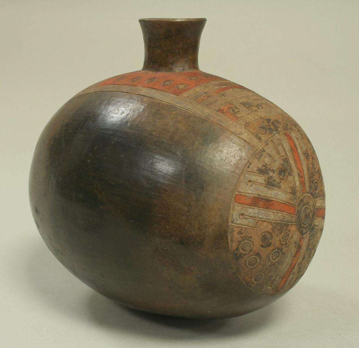 Single Spout Bottle in Melon Form, Ceramic, pigment, Paracas 