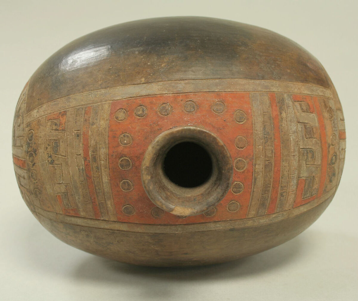 Single Spout Bottle in Melon Form, Ceramic, pigment, Paracas