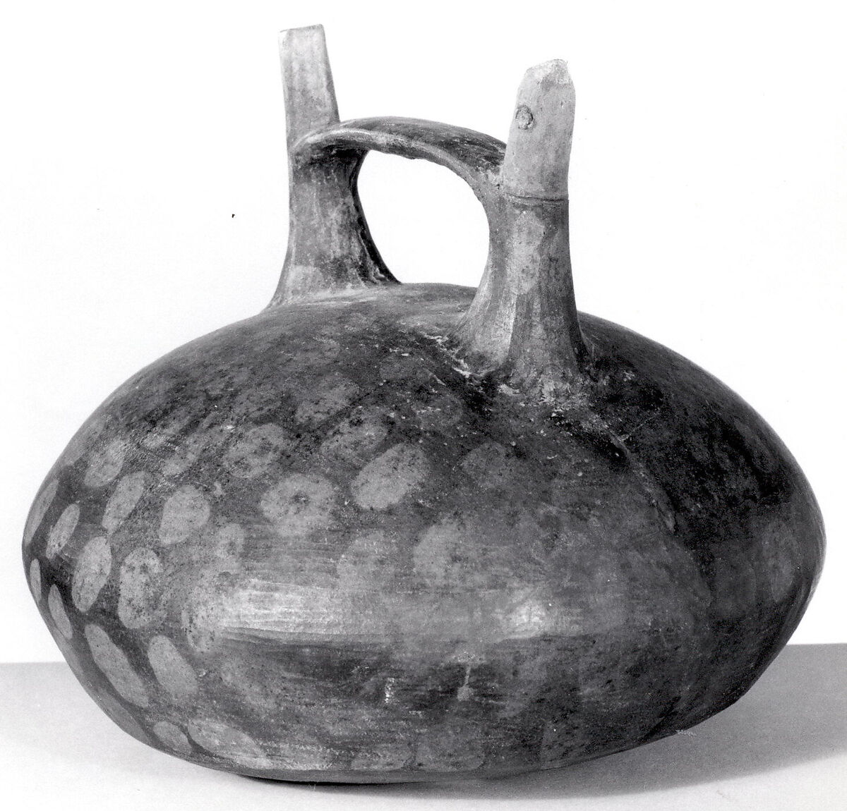 Double Spout and Bridge Bottle with Bird, Ceramic, pigment, Paracas