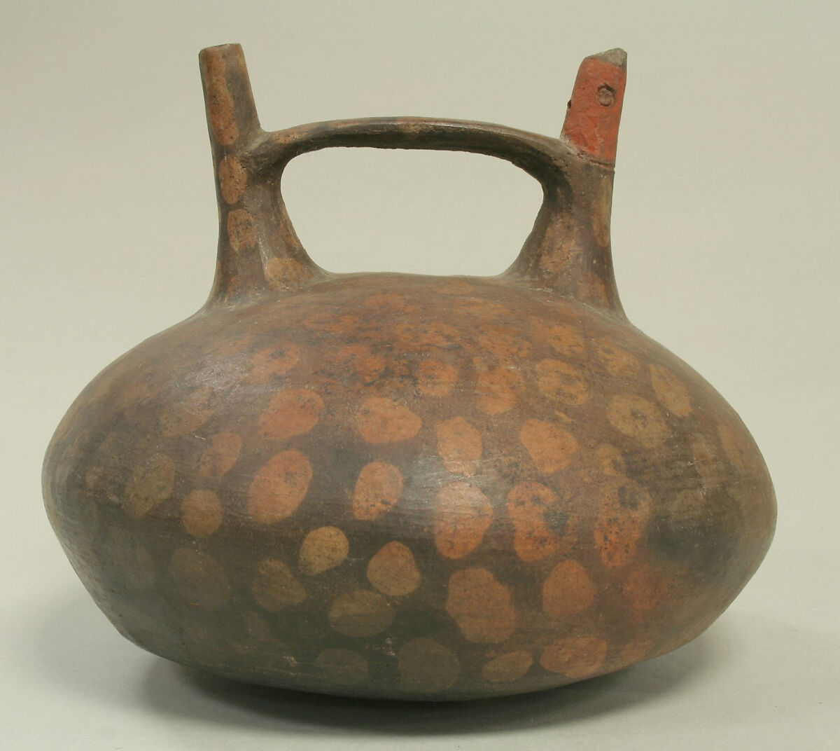 Double Spout and Bridge Bottle with Bird, Ceramic, pigment, Paracas 