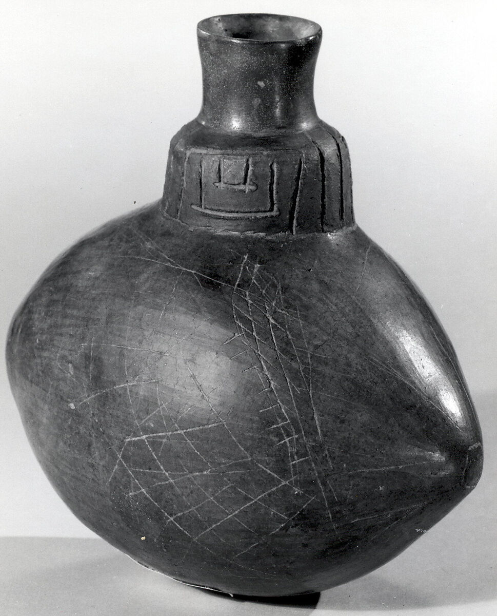 Oblong Single Spout Bottle, Ceramic, pigment, Paracas