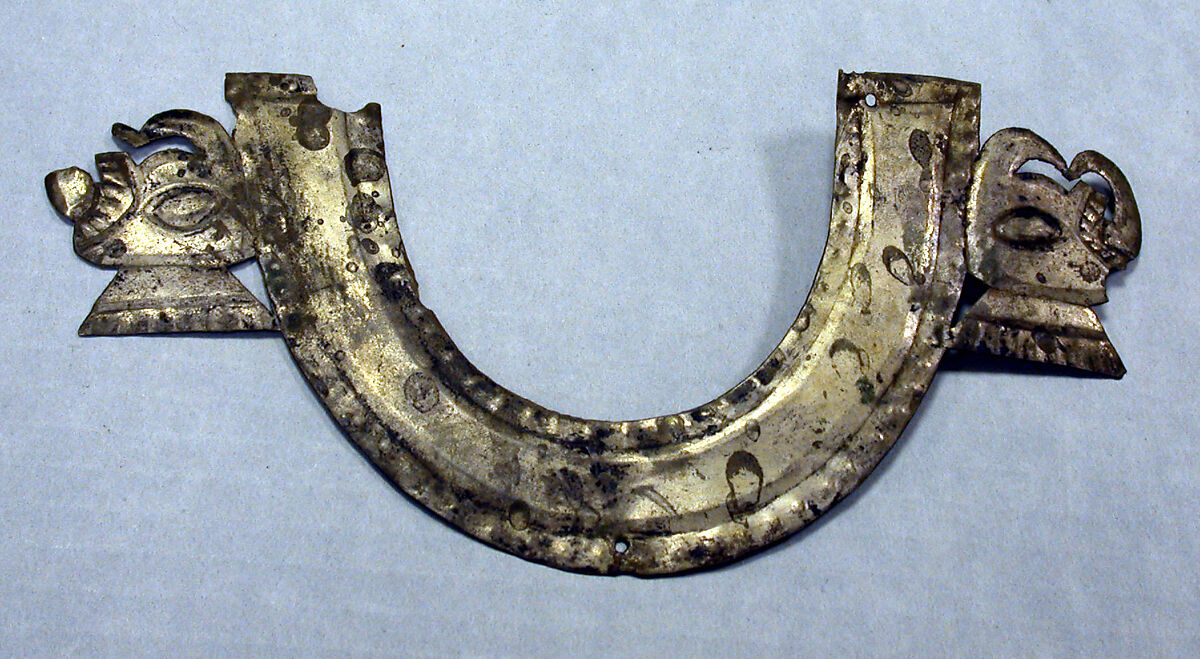Hammered Silver Arc Ornament, Silver (hammered), gilt, Chimú 