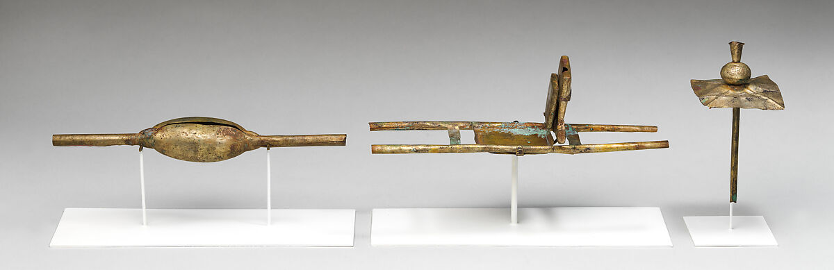 Miniature funerary bundle, Chimú or Chancay artist(s), Gilded silver, Chimú or Chancay