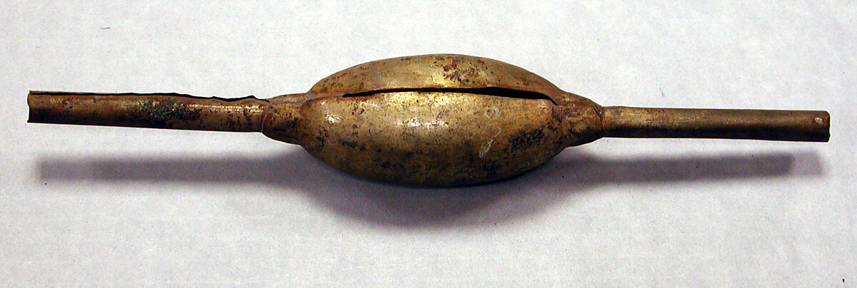 Miniature funerary bundle, Chimú or Chancay artist(s), Gilded silver, Chimú or Chancay