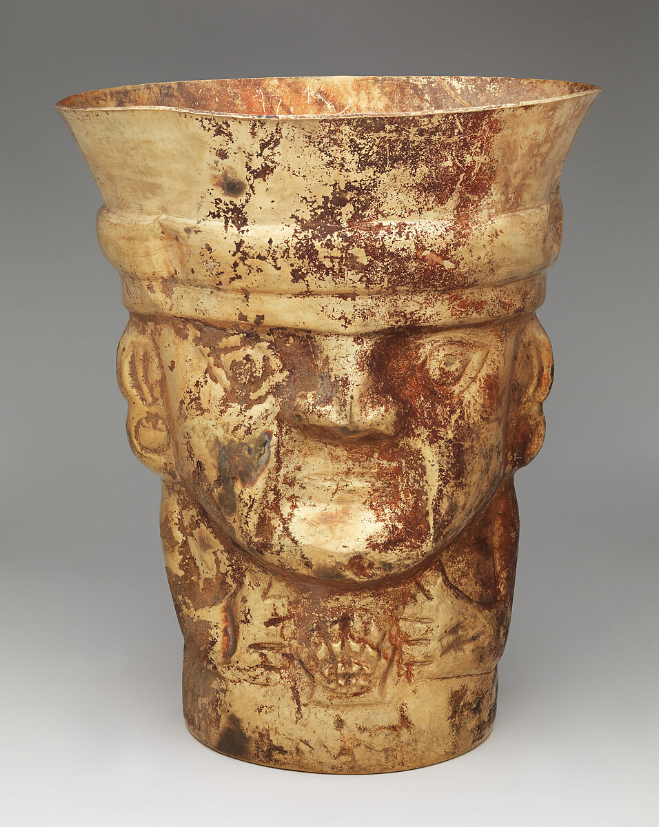 Beaker with figure and Spondylus shell, Lambayeque (Sicán) artist(s), Gold, Lambayeque (Sicán) 