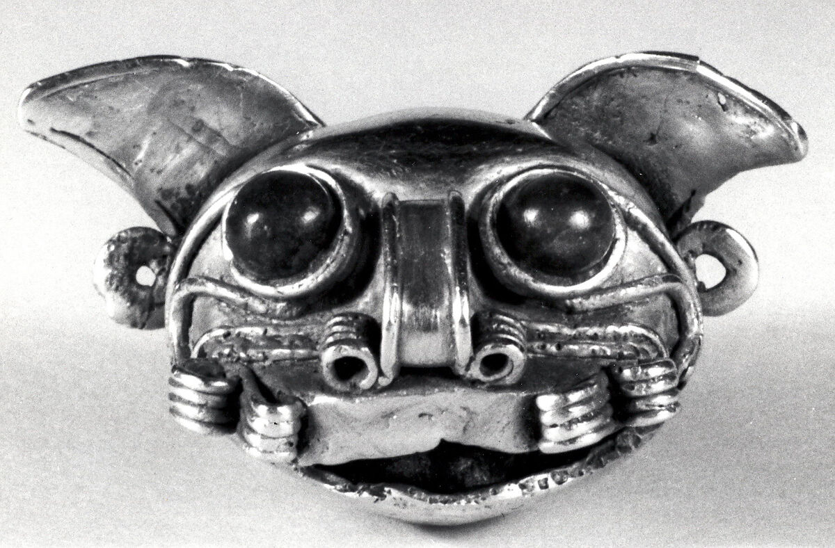 Feline-Head Pendant, Gold, greenstone inlay, Coclé (Macaracas) (?)