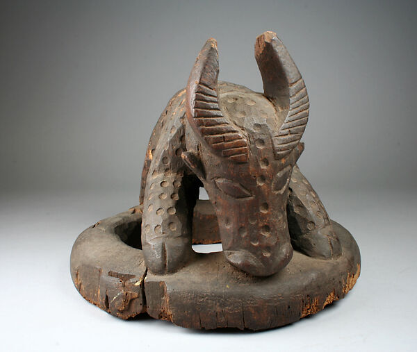 Headdress: Animal, Wood, charcoal, Widekum peoples, Mogamaw group (?)
