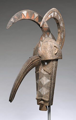 Kuma (hornbill helmet mask)