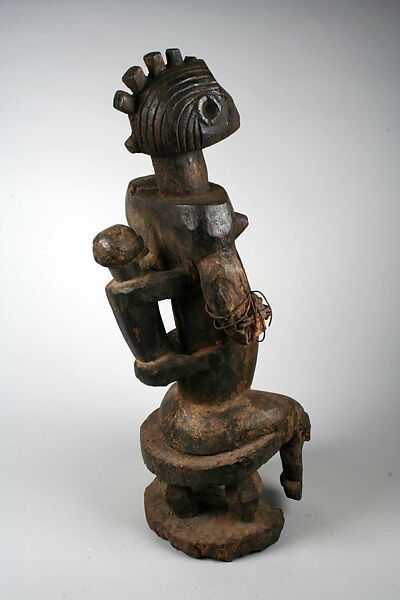 Figure: Seated Mother and Child, Okpoto artist, Wood, metal, Okpoto-Idoma peoples