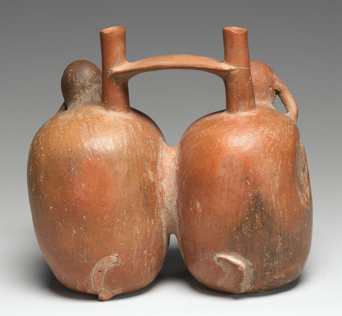 Double-chambered bottle with monkeys, Topará artist(s), Ceramic, Topará