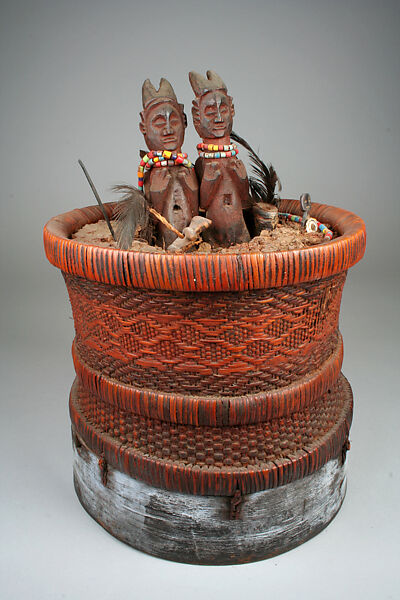 Divination Basket (Kitumba-Ngombo), Rattan, mud, wood, beads, metals, feathers, Holo peoples 