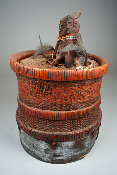 Divination Basket (Kitumba-Ngombo), Rattan, mud, wood, beads, metals, feathers, Holo peoples