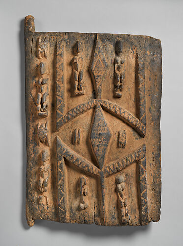 Shutter with lizard and figures