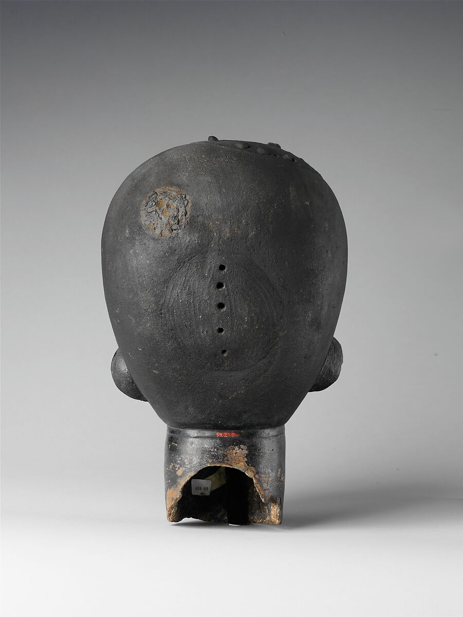 Male ntiri (memorial head), Akan artist, Terracotta, applied coating, Akan