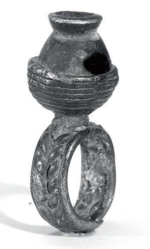 Ring: Vessel, Brass, Dogon peoples 