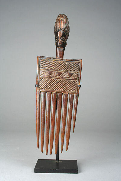 Comb: Head, Wood, Chokwe peoples 