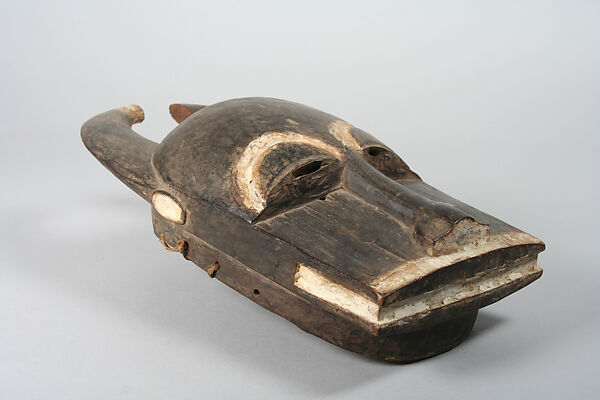 Buffalo Mask (Mblo), Wood, kaolin, fiber, Baule peoples 