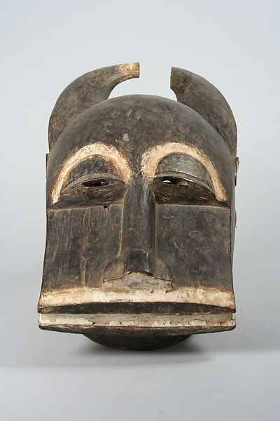 Buffalo Mask (Mblo), Wood, kaolin, fiber, Baule peoples