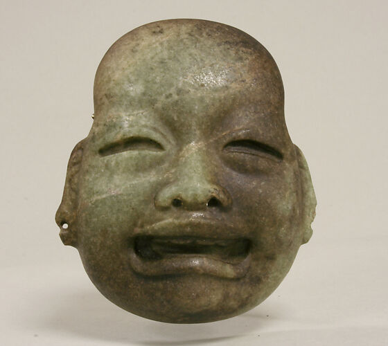 An Olmec jade mask from Mexico, 900-600 BCE, now on display at the Miho  Museum in Shiga Prefecture, Japan [1200x1200] : r/ArtefactPorn