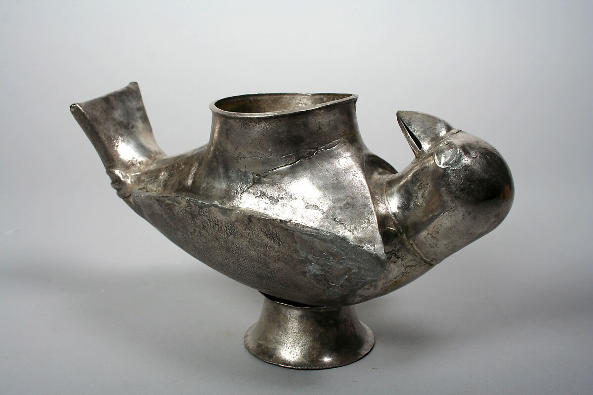 Bird-shaped vessel, Chimú artist(s), Silver, Chimú