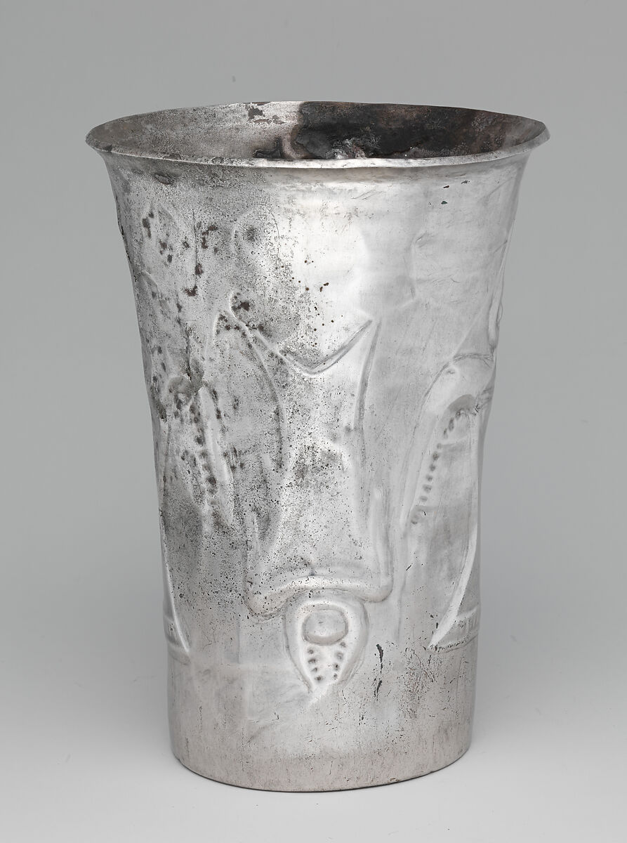 Beaker, Chimú artist(s), Silver, Chimú