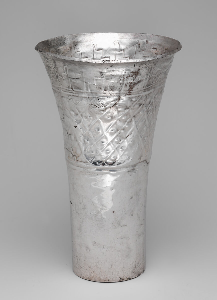 Beaker, Chimú artist(s), Silver, Chimú