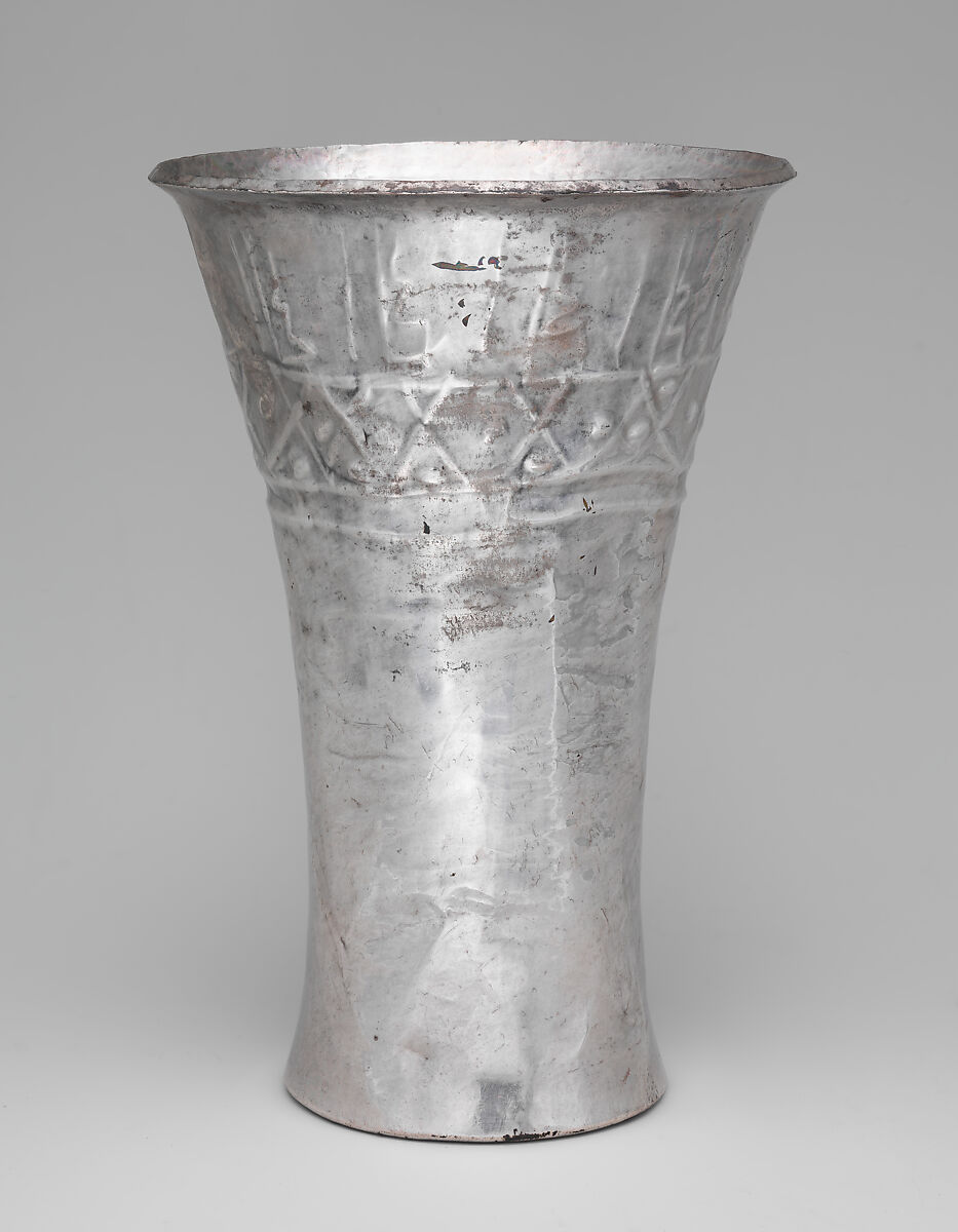 Beaker, Chimú artist(s), Silver, Chimú