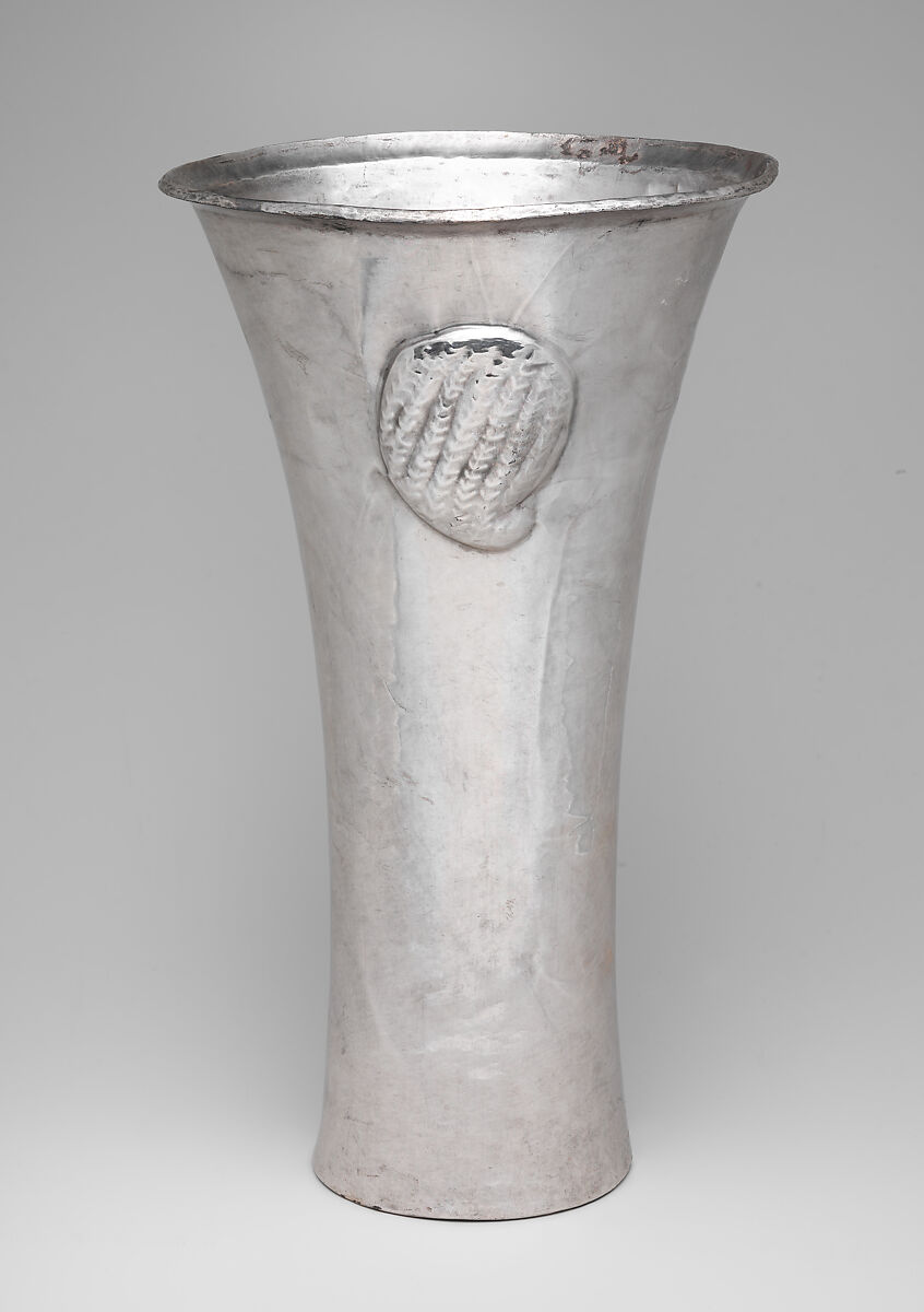 Beaker, Chimú artist(s), Silver, Chimú