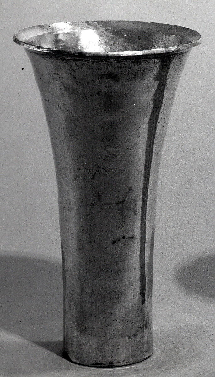 Beaker, Chimú artist(s), Silver, Chimú