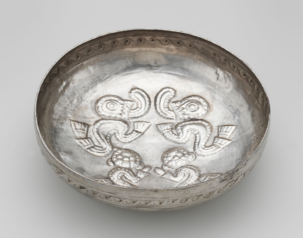Bowl, Chimú artist(s), Silver, Chimú 