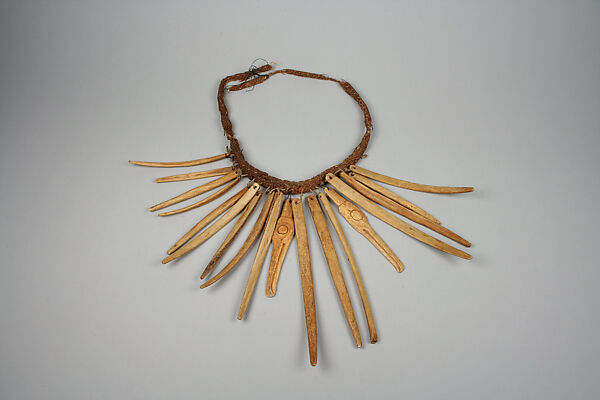 Necklace with Pendants, Bone, vegetable fiber, string, Tlingit 