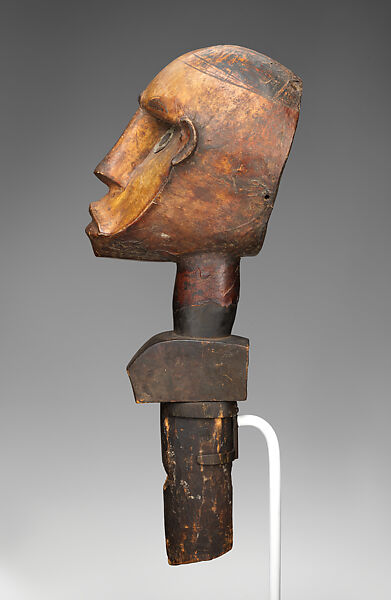 Ogbom dance crest, Southern Igbo or Ibibio artist, Wood, animal hide, metal (iron alloy, lead alloy, unknown alloy), pigment, Ibibio peoples