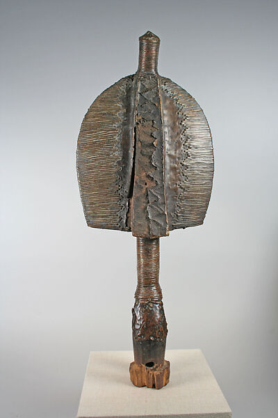 Boho na bwete (face of the ancestor), Mahongwe-Kota artist, Wood, copper alloy sheet, copper alloy sheet-wire filaments, copper-alloy wire, iron and copper-alloy nails, Kota peoples, Mahongwe group