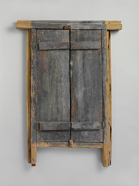 Funey soo window frame, Mande numu (blacksmith), Wood, iron alloy, pigment, Mande peoples