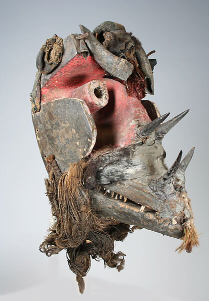Gela or glaè (mask), Wè artist, Wood, animal and human hair, leather, feathers, animal teeth, horn, cotton, paint, iron, fur, plant fibers, applied organic materials, Wè peoples