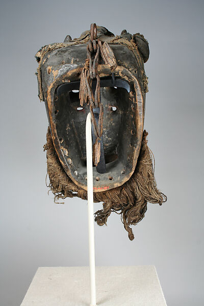 Gela or glaè (mask), Wè artist, Wood, animal and human hair, leather, feathers, animal teeth, horn, cotton, paint, iron, fur, plant fibers, applied organic materials, Wè peoples