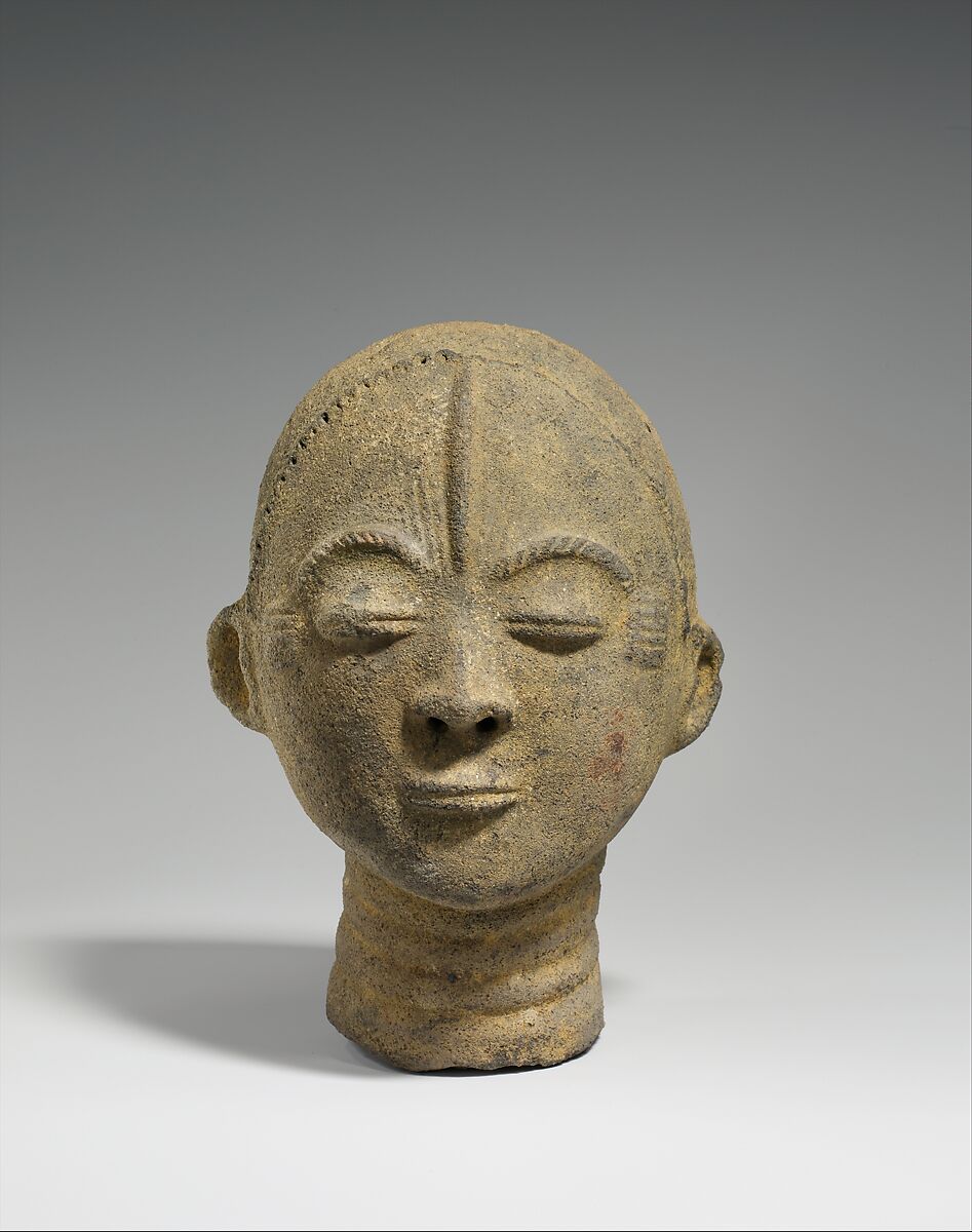 Memorial Head (Nsodie), Terracotta, roots, quartz fragments, Akan peoples 