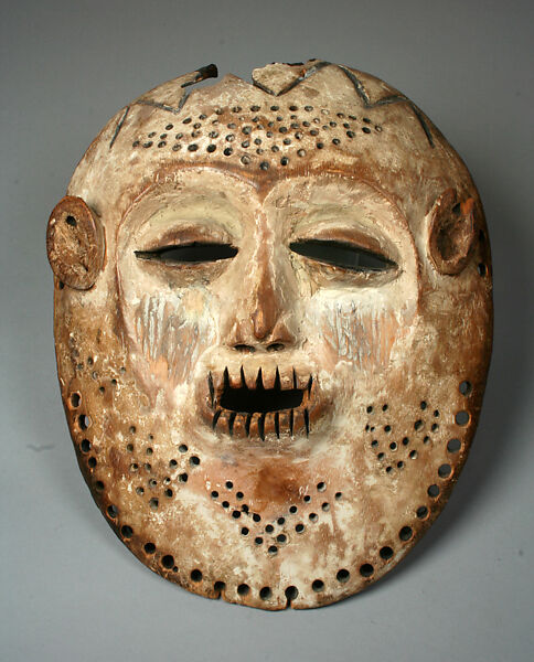 Bwami Mask (Idimu), Wood, pigment, kaolin, Lega peoples 